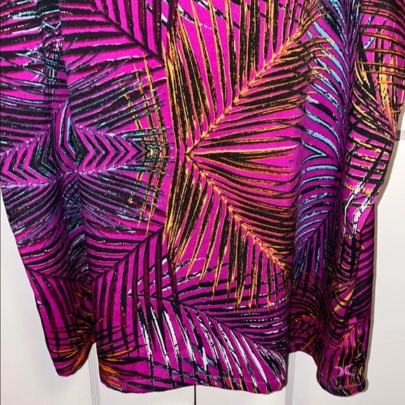 Hurley Large Red Spaghetti Strap Sleeveless Camisole with Asymmetrical Cut Out - Picture 6 of 9